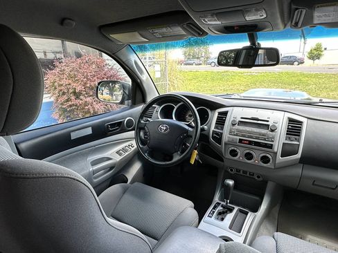 Used 2010 Toyota Tacoma 4x4 Double Cab image 28