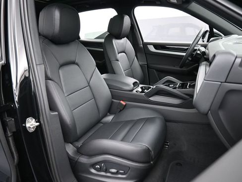 New 2026 Porsche Cayenne AWD/4WD image 31