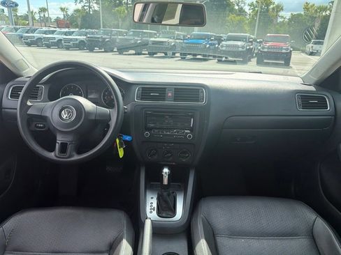 Used 2014 Volkswagen Jetta SE FWD image 16