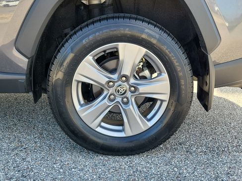 Used 2024 Toyota RAV4 XLE w/ Convenience Package FWD image 9