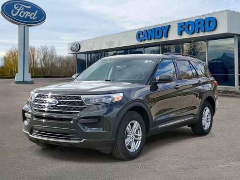 Used 2022 Ford Explorer XLT image 2