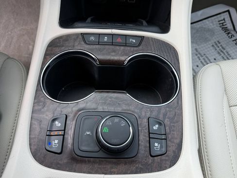 Used 2023 GMC Acadia Denali AWD/4WD image 33