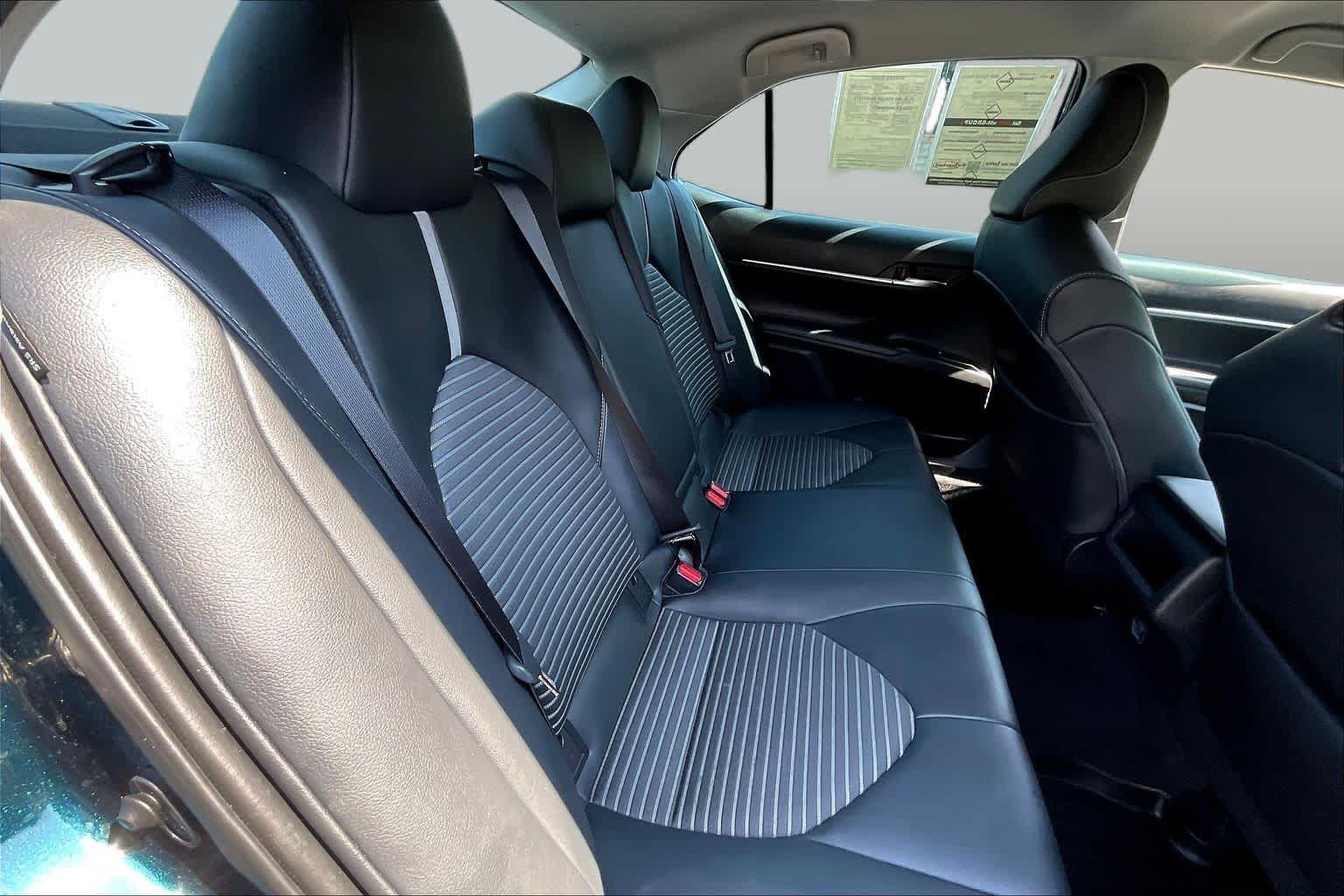 Used 2020 Toyota Camry SE FWD image 20