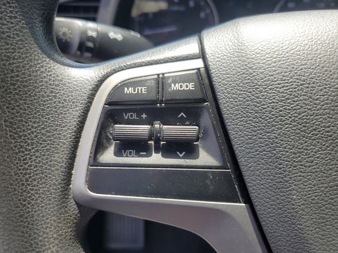 Used 2017 Hyundai Elantra SE image 16