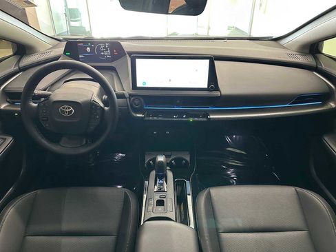 Used 2025 Toyota Prius XLE AWD/4WD image 10