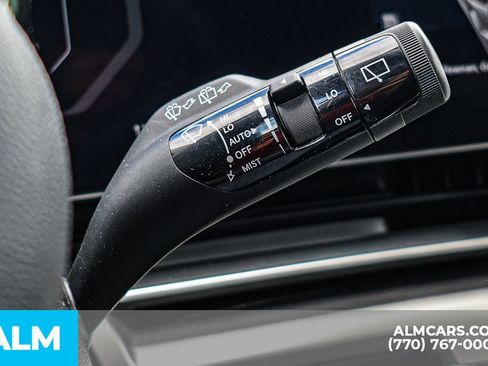 Used 2025 Kia Carnival SX w/ SX Dark Edition Package FWD image 35