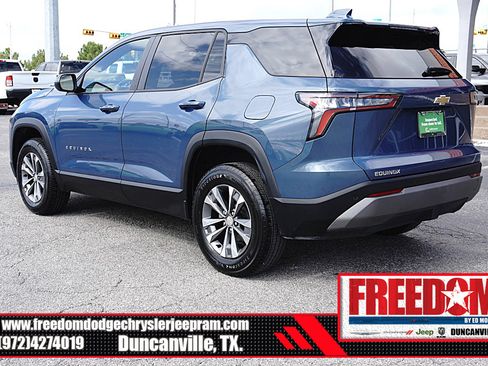 Used 2025 Chevrolet Equinox LT FWD image 3