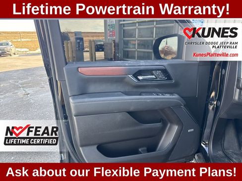 Used 2025 GMC Yukon Denali image 11