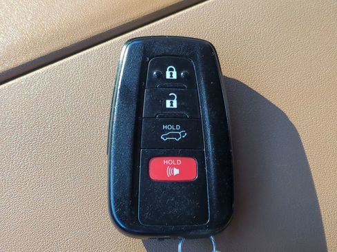 Used 2021 Toyota Highlander Platinum image 36