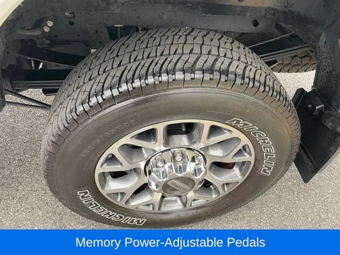 Used 2022 Ford F250 Lariat w/ Lariat Ultimate Package AWD/4WD image 12