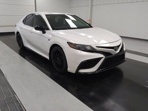 Used 2023 Toyota Camry SE FWD image 13