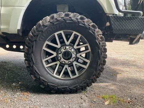 Used 2022 Ford F350 Platinum w/ FX4 Off-Road Package AWD/4WD image 10