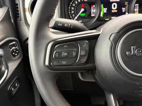 Used 2024 Jeep Wrangler Unlimited image 27