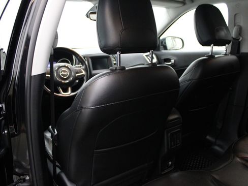 Used 2021 Jeep Compass Latitude w/ Sun and Sound Group AWD/4WD image 21
