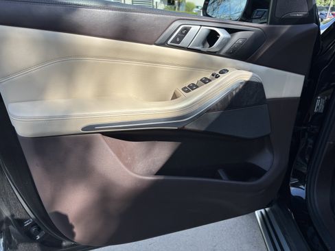 Used 2019 BMW X5 xDrive40i w/ Executive Package image 14