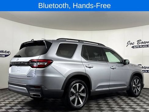 Used 2024 Honda Pilot Touring image 7
