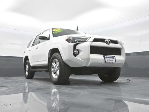 Used 2015 Toyota 4Runner SR5 Premium AWD/4WD image 39