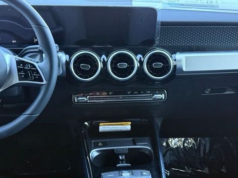 New 2026 Mercedes-Benz GLB 250 4MATIC image 21