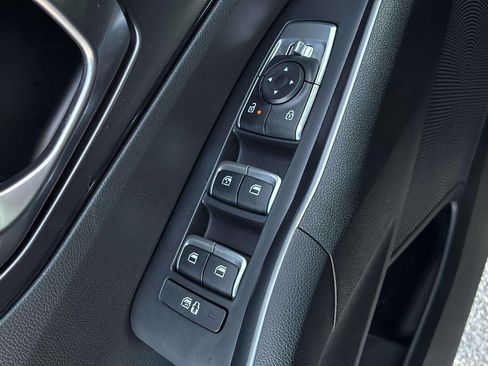 Used 2025 Kia Sorento S AWD/4WD image 19