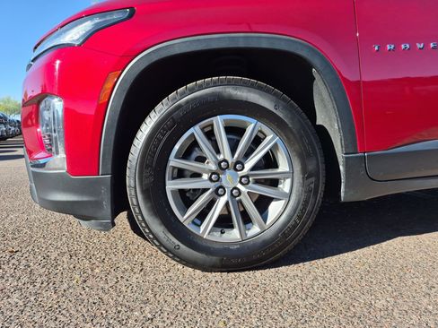 Used 2023 Chevrolet Traverse LT AWD/4WD image 10