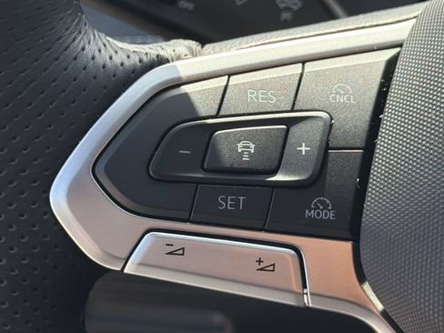 Certified 2026 Volkswagen Tiguan SE R-Line FWD image 24