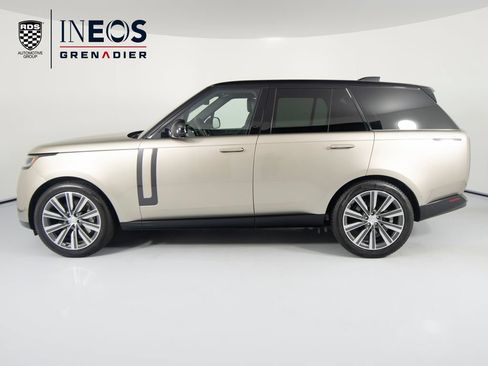 Used 2023 Land Rover Range Rover SE AWD/4WD image 11