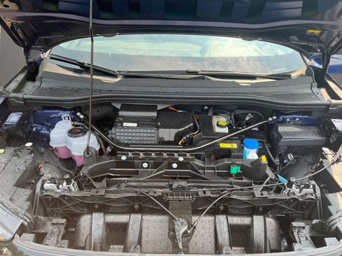 Used 2025 Audi Q4 e-tron Premium Plus image 31