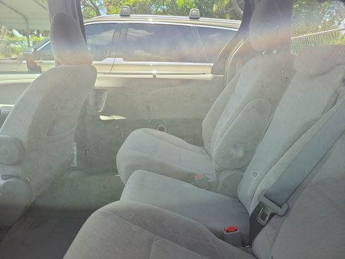 Used 2015 Toyota Sienna LE FWD image 8