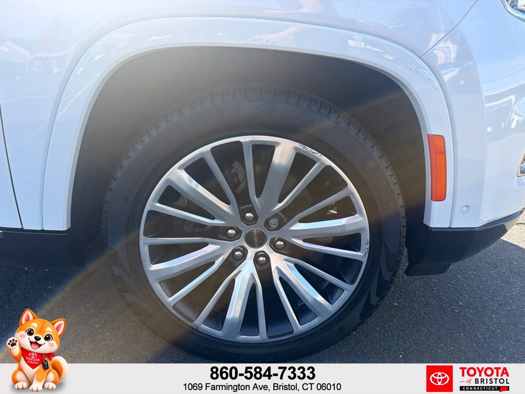 Used 2023 Jeep Grand Wagoneer Series III AWD/4WD image 10