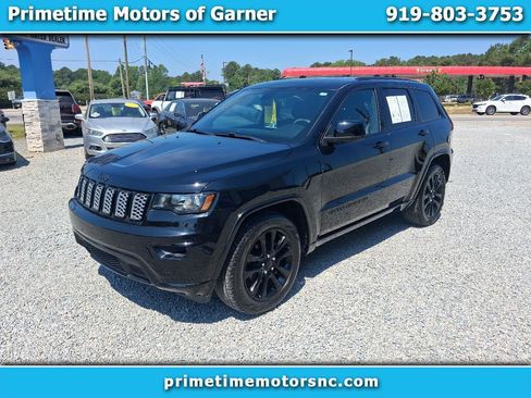 Used 2019 Jeep Grand Cherokee Altitude RWD image 1