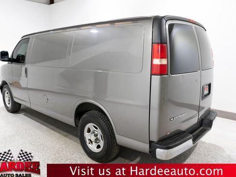 Used 2008 Chevrolet Express 1500 w/ Power Package RWD image 3