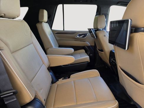 Used 2021 Chevrolet Tahoe Premier w/ Premium Package image 13