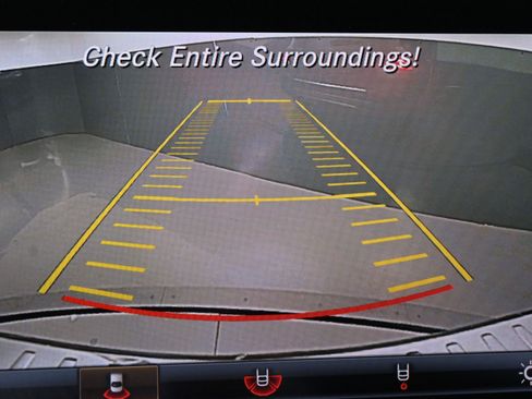 Used 2016 Mercedes-Benz GLE 350 w/ Premium Package image 17