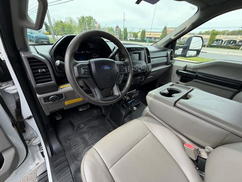 Used 2019 Ford F550 4x4 Regular Cab Super Duty image 14