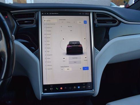 Used 2016 Tesla Model X 75D image 36