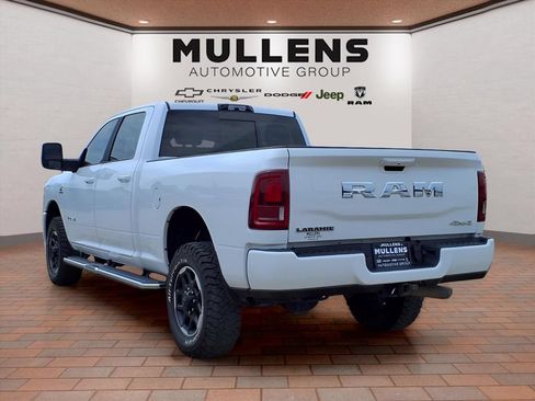 Used 2025 RAM 2500 Laramie AWD/4WD image 7