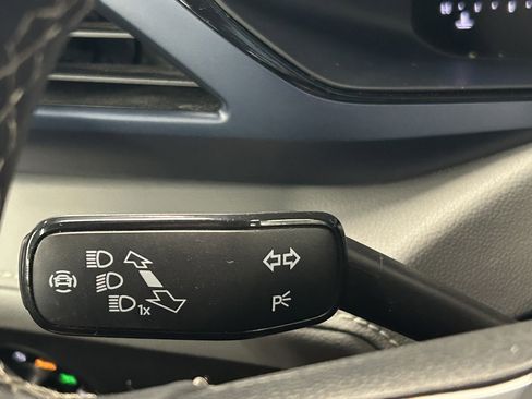 Used 2024 Volkswagen Taos SE image 24