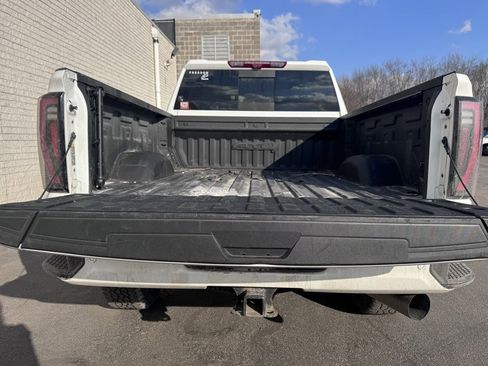 Used 2024 GMC Sierra 2500 AT4 w/ AT4 Premium Plus Package image 16