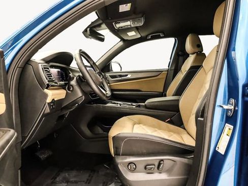 Used 2024 Volkswagen Atlas Cross Sport SE image 13