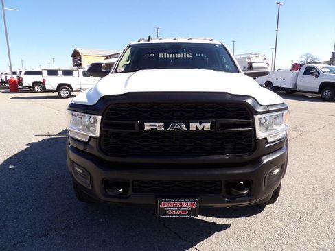 Used 2020 RAM 5500 Tradesman RWD image 12