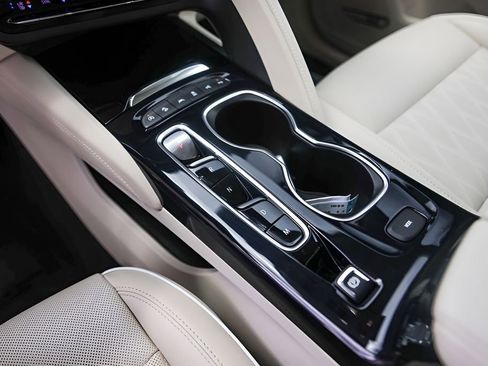 Used 2023 Buick Envision Avenir AWD/4WD image 21