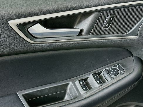 Used 2023 Ford Edge SEL image 15