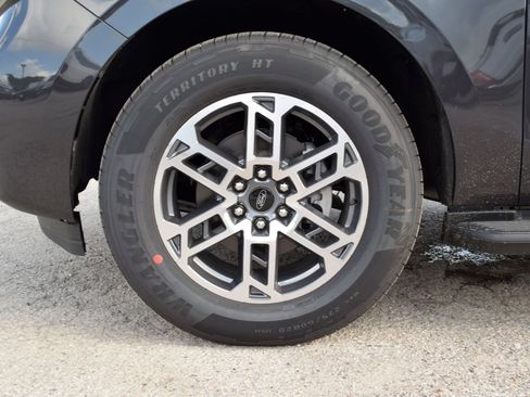 New 2026 Ford Expedition Active RWD image 25