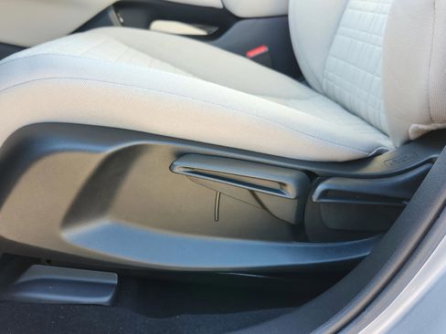 Certified 2023 Honda HR-V LX image 10