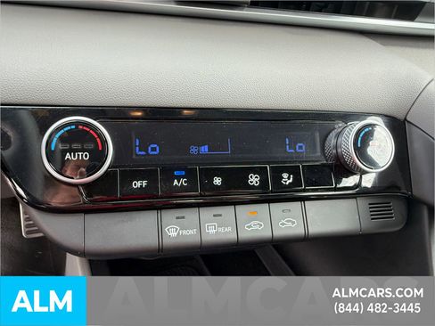 Used 2025 Hyundai Elantra Sport image 15