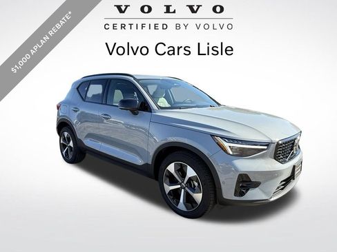 Certified 2026 Volvo XC40 B5 Plus AWD/4WD image 1
