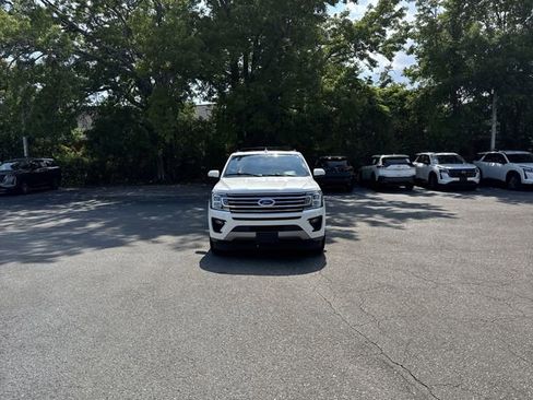 Used 2020 Ford Expedition XLT w/ Equipment Group 202A RWD image 2