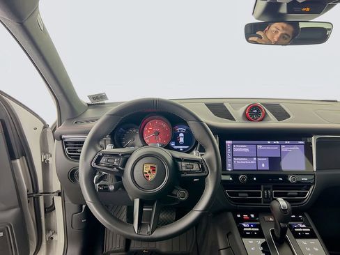 Certified 2026 Porsche Macan GTS image 25
