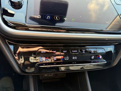 Used 2023 Chevrolet Bolt EUV LT w/ Convenience Package FWD image 17