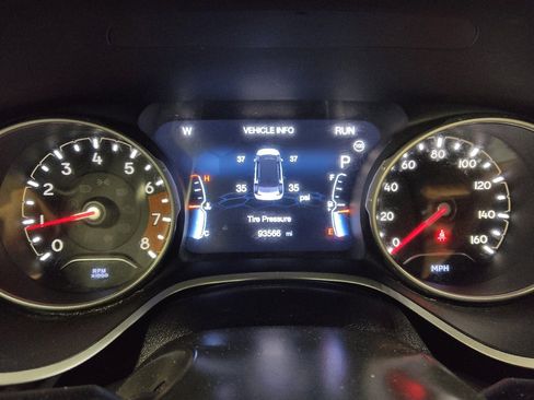 Used 2019 Jeep Compass Limited FWD image 23